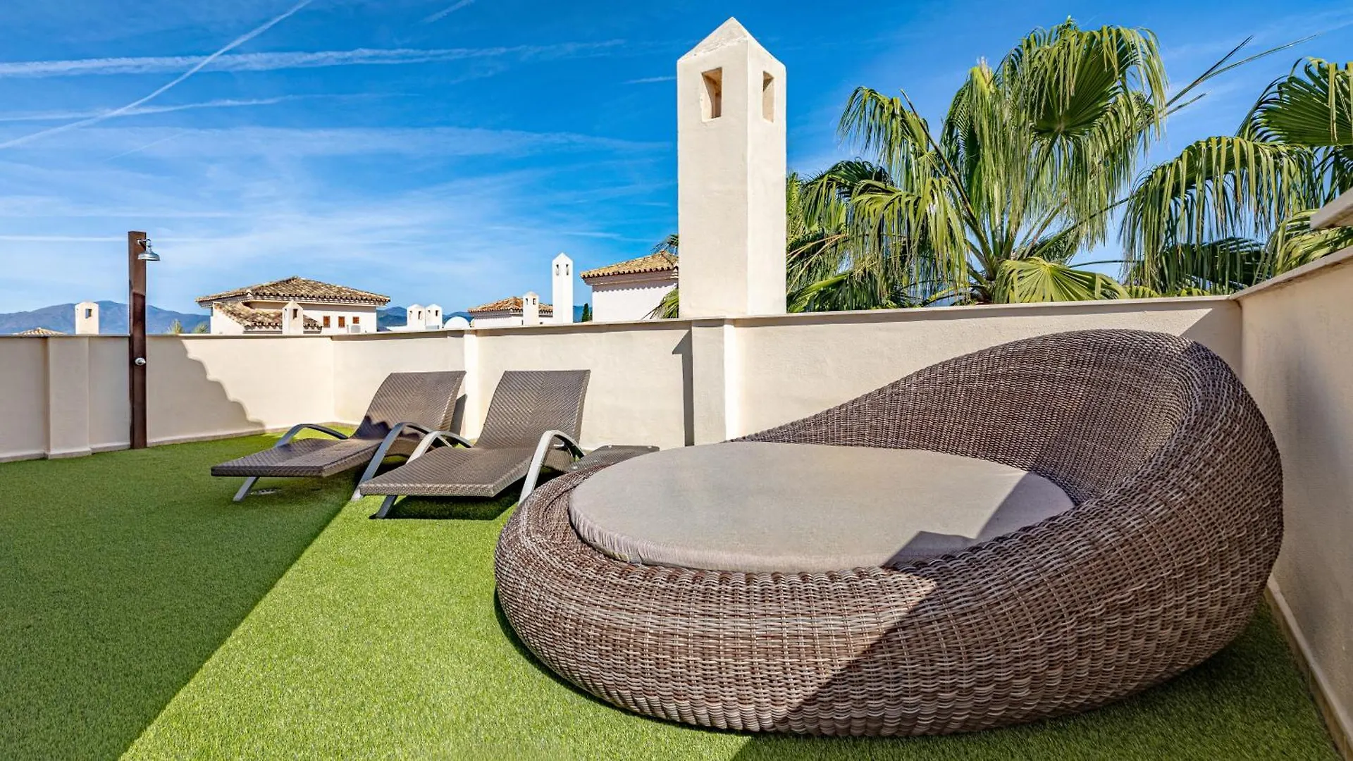 Апартаменты Vacation Marbella I Private Heated Swimming Pool, Walking Distance To Puerto Banus, Security 24-7, Bbq, Wifi