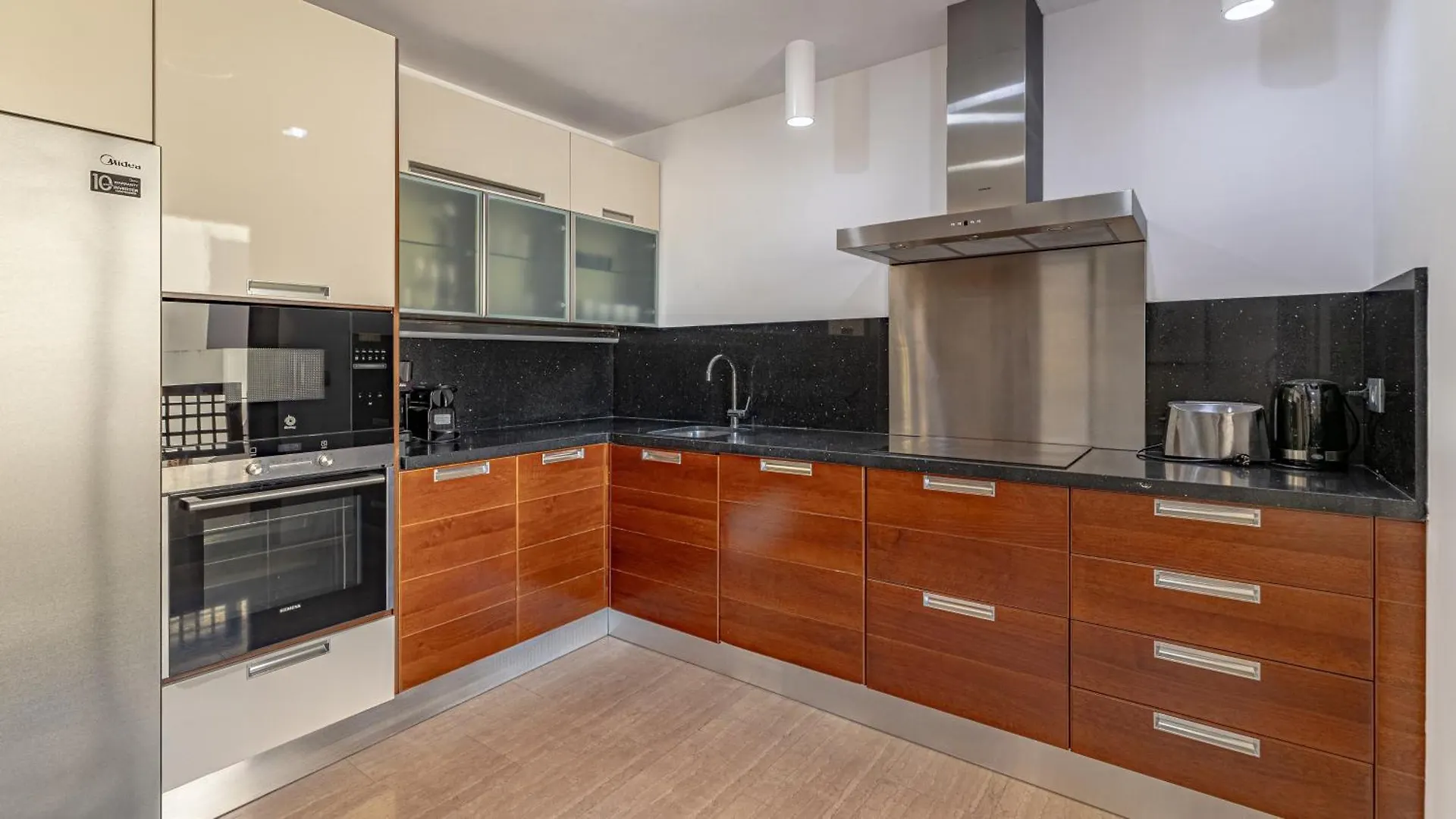 Vacation Marbella: Private Heated Pool Retreat Near Puerto Banus Apartment