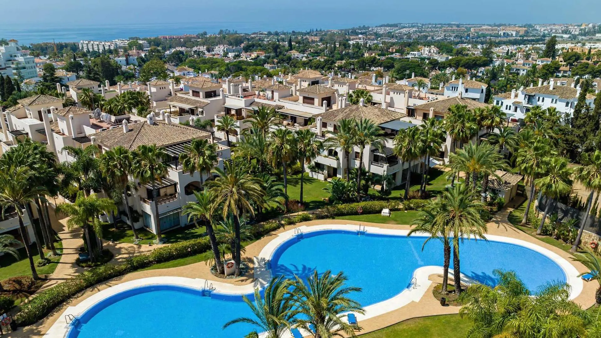 Vacation Marbella: Private Heated Pool Retreat Near Puerto Banus Apartment