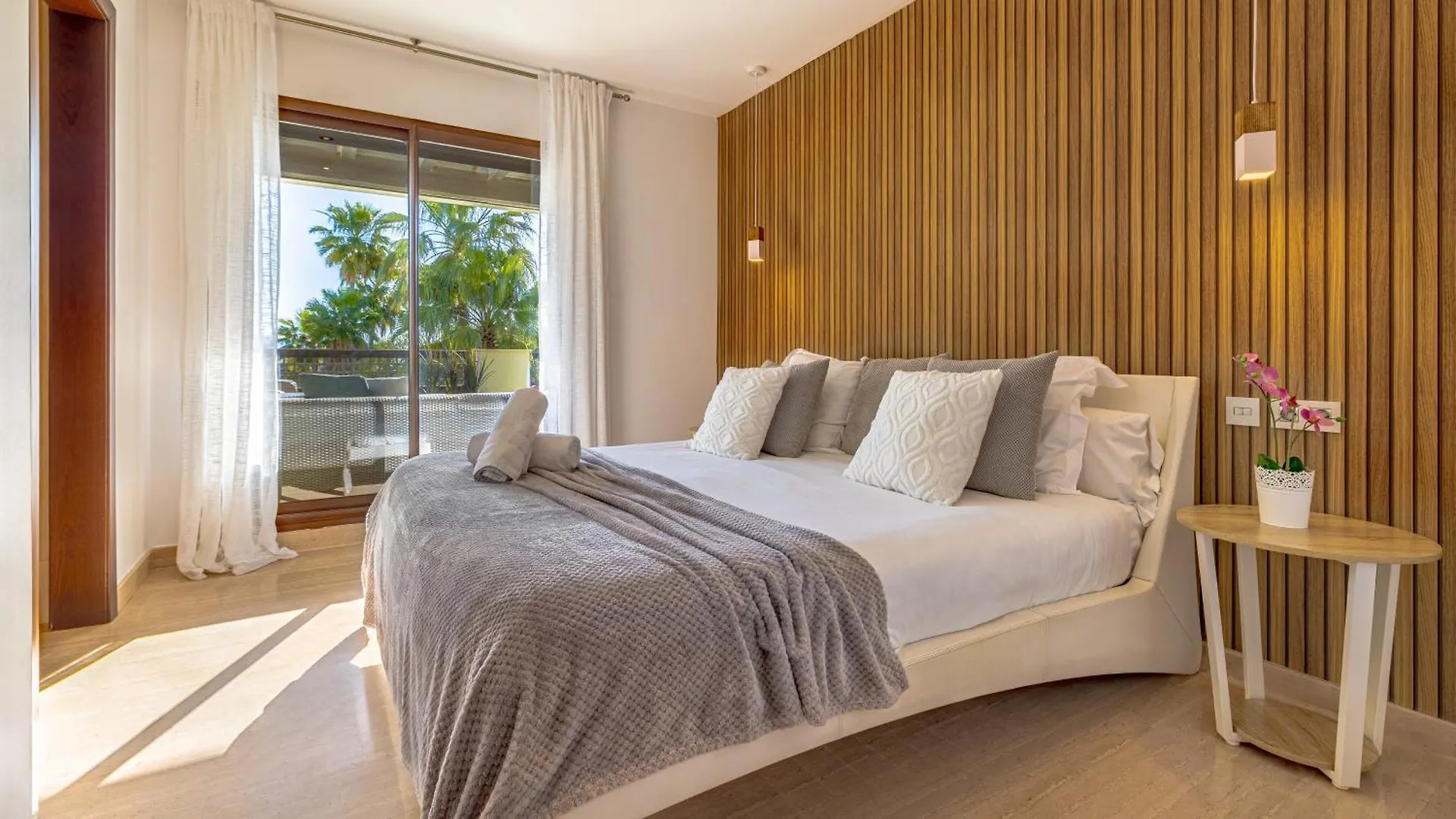 Vacation Marbella: Private Heated Pool Retreat Near Puerto Banus Apartment